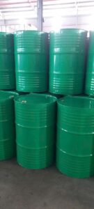 Các thùng phuy thép nắp kín xanh lá